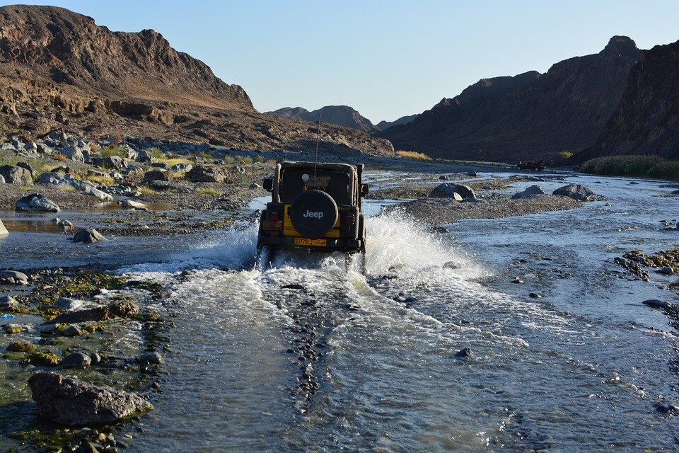 Hybrid Jeep Off-Road Vehicle